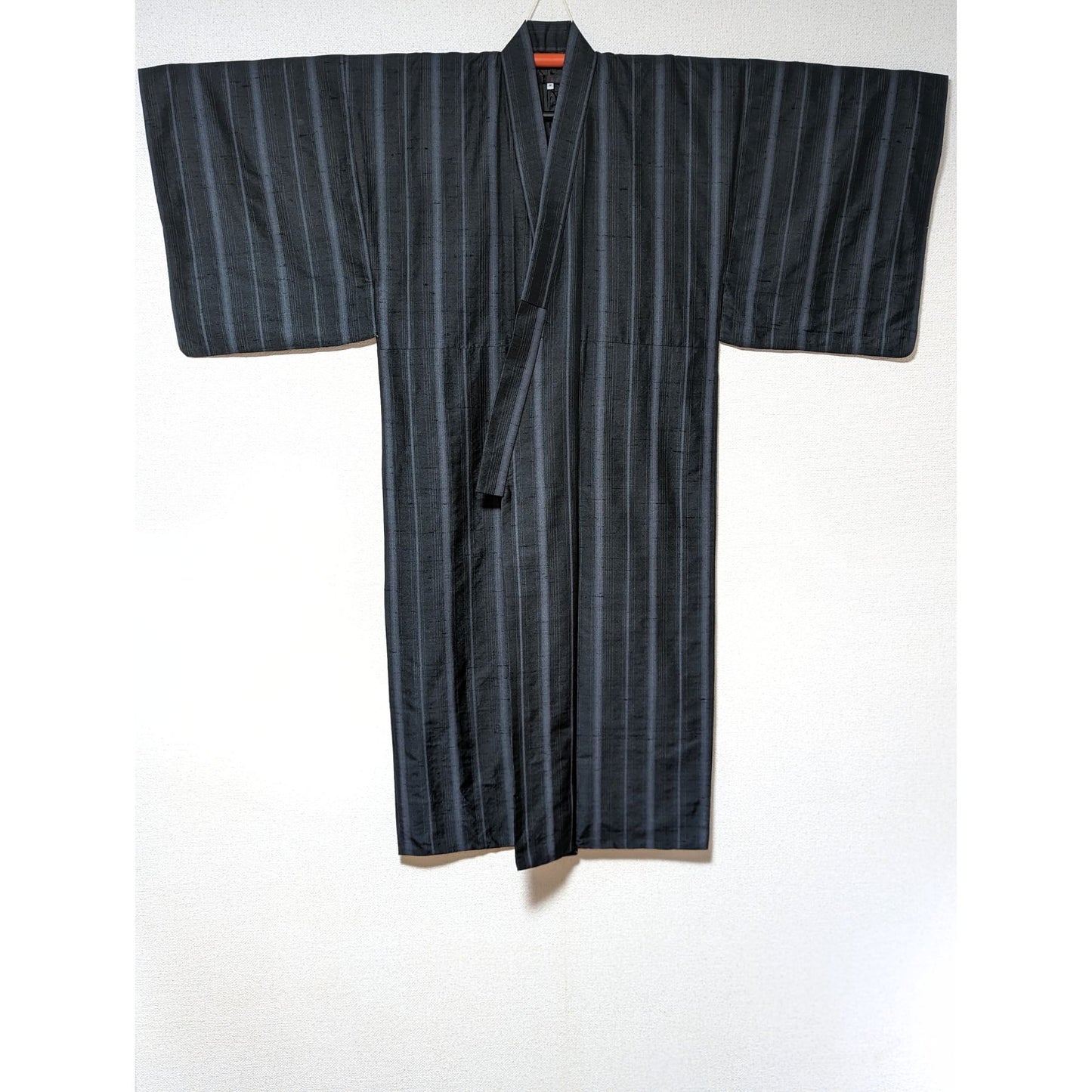 Kimono homme en soie à rayures noir, gris et bleu - Vintage