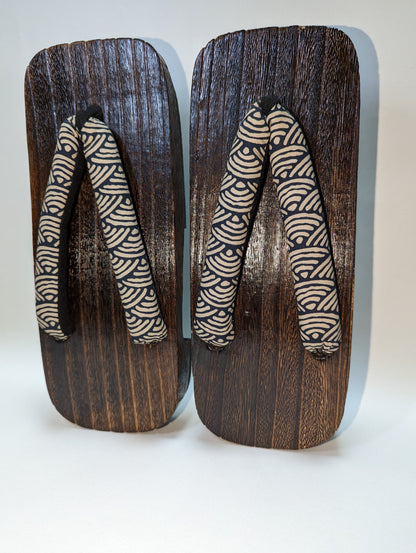 Men's wooden Seigaiha pattern Japanese sandals