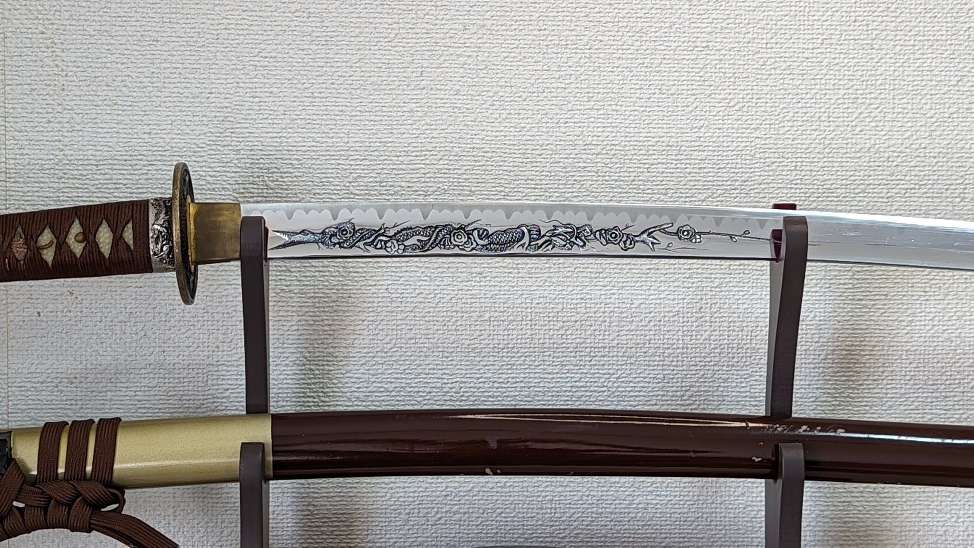 katana gravé dragon