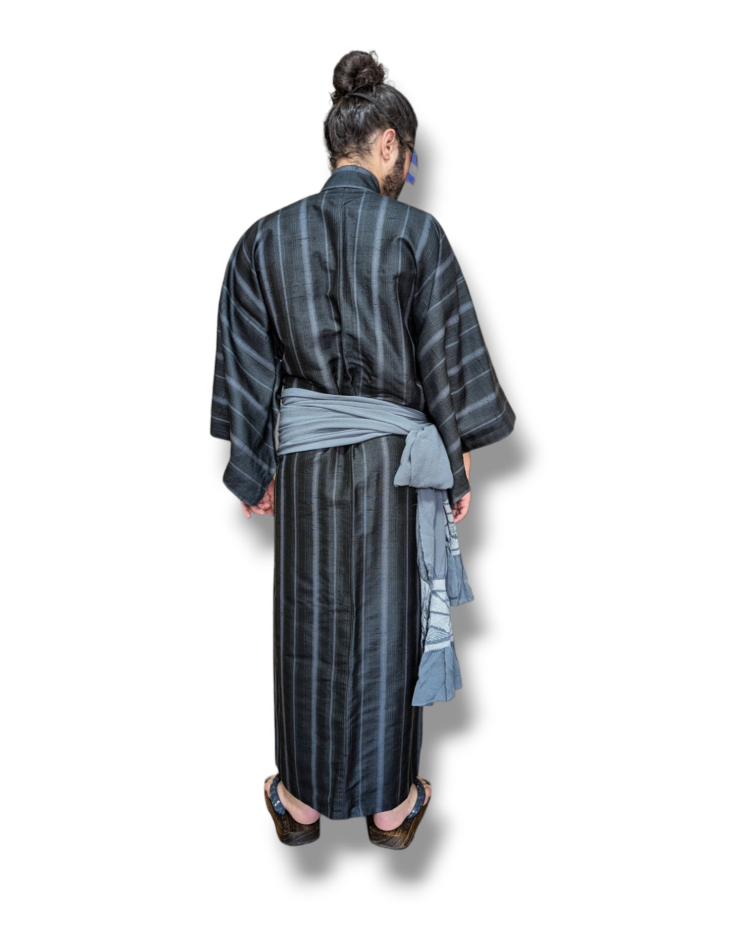 Kimono homme en soie à rayures noir, gris et bleu - Vintage