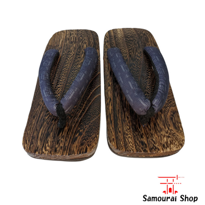 Men's wooden Japanese sandals with dot pattern