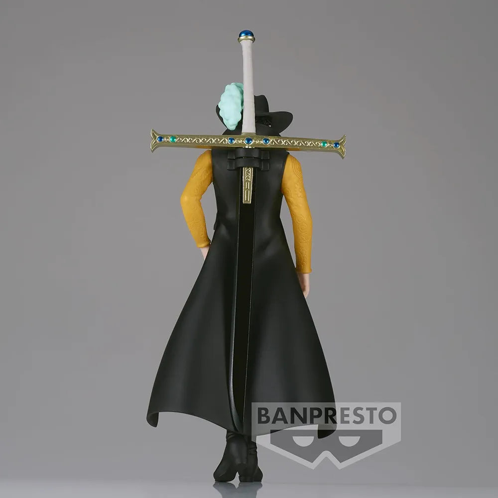 Figurine de Dracule Mihawk de la série "The Shukko" One Piece par Banpresto