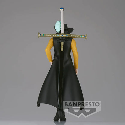 Dracule Mihawk figurine from the One Piece series “The Shukko” by Banpresto